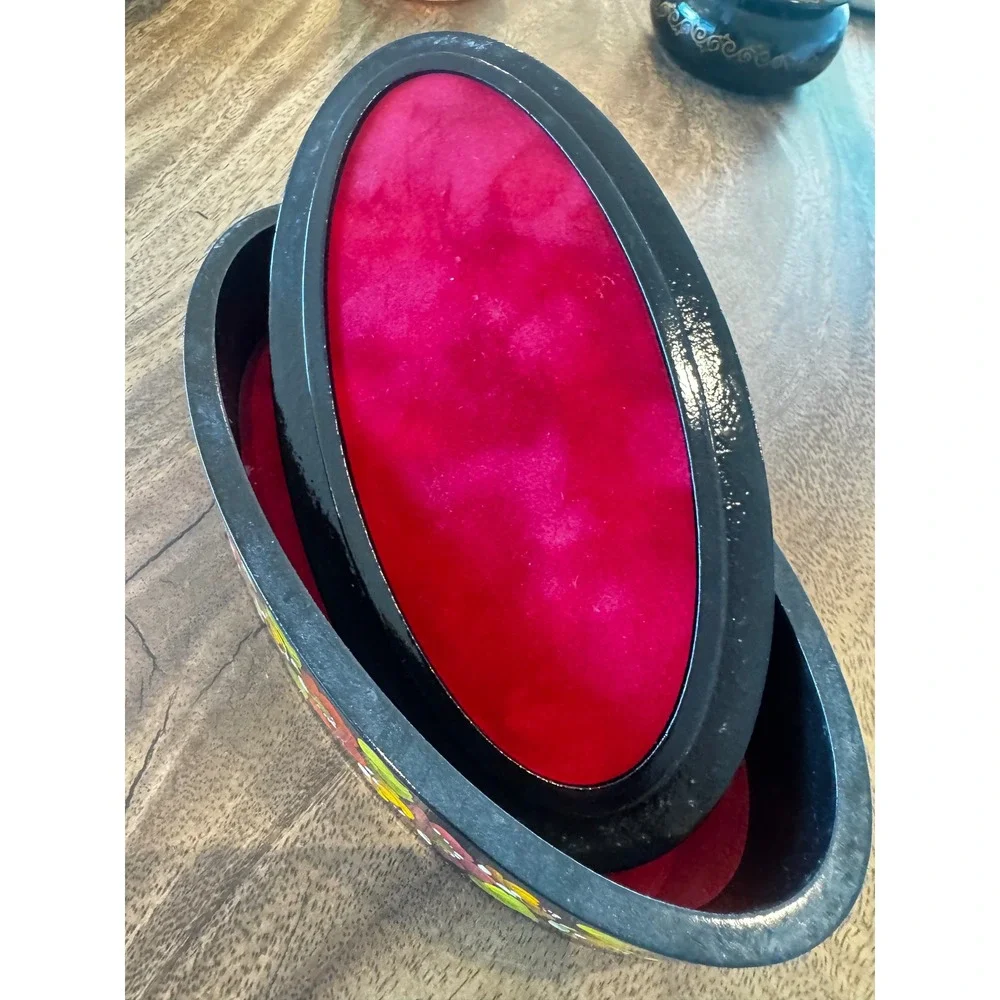 Vintage Hand Painted‎ Floral Lacquer Jewelry Box Oval Black Red Velvet Lined